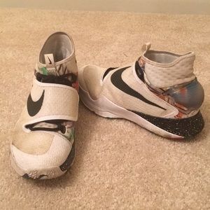 🗣Nike hyperrevs🗣